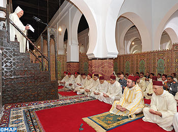 أميرالمؤمنين صاحب الجلالة الملك محمد السادس نصره الله يؤدي صلاة الجمعة بمسجد الأندلس بمدينة فاس يوم 8 مارس 2013